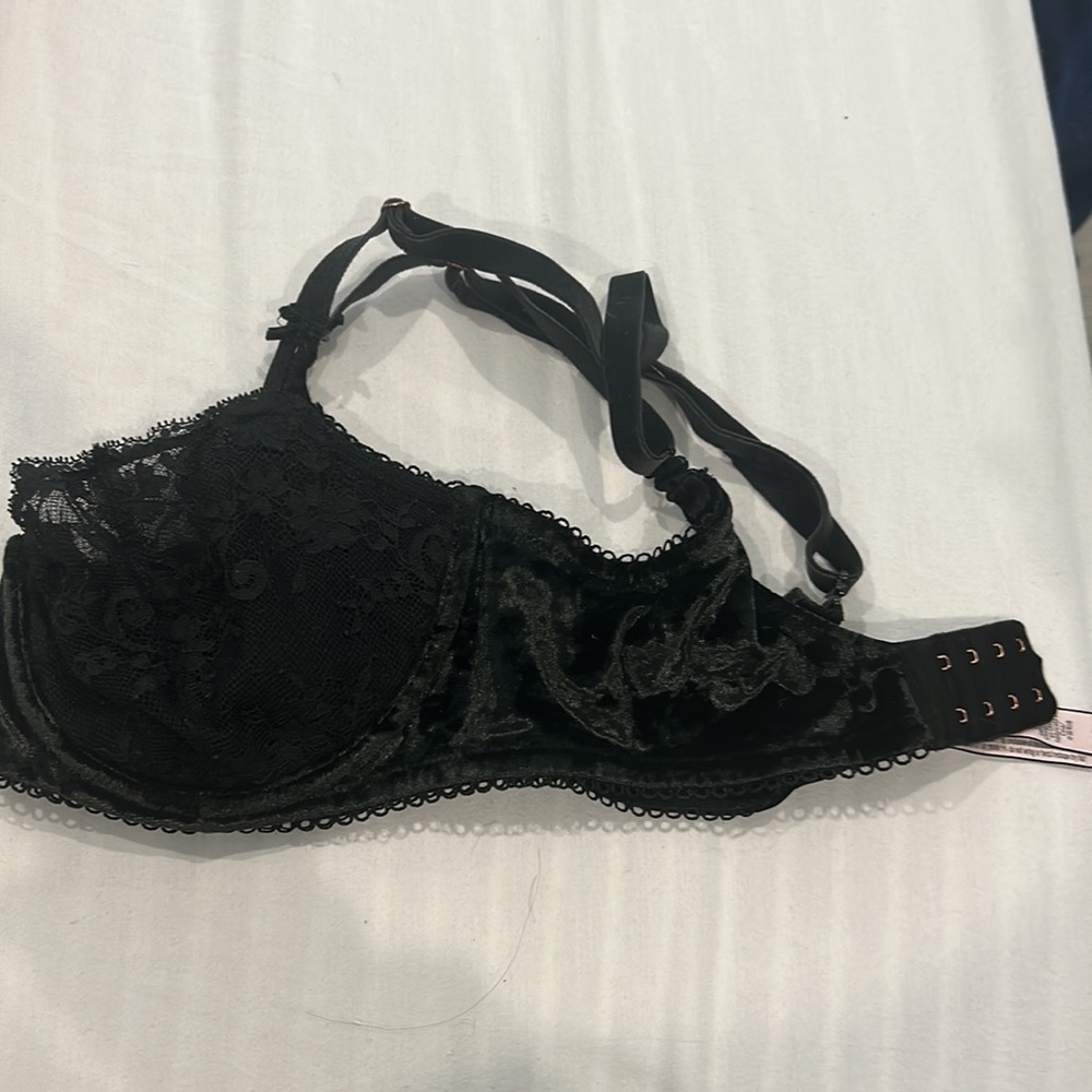 Vs Bras - image 2